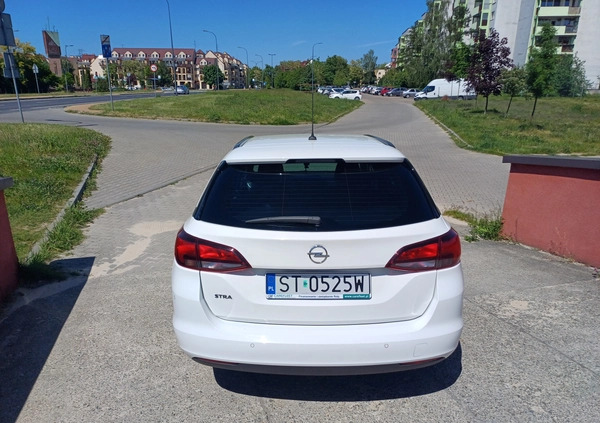 Opel Astra cena 46500 przebieg: 143000, rok produkcji 2019 z Tychy małe 56